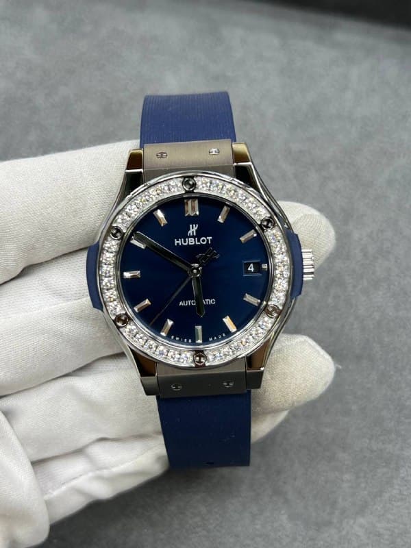 Hublot Classic Fusion Titanium (Blue Diamonds), reference 565.NX.7170.RX.1204