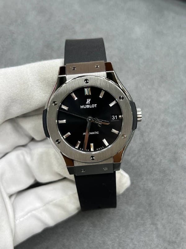 Hublot Classic Fusion Titanium, reference 565.NX.1470.RX