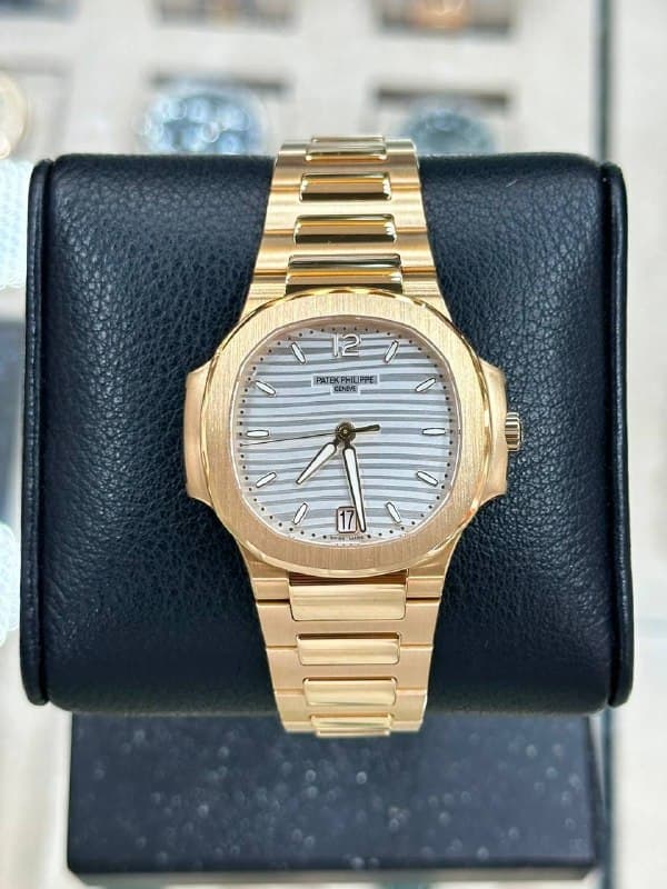 Patek Philippe Nautilus, reference 7118/1R-001