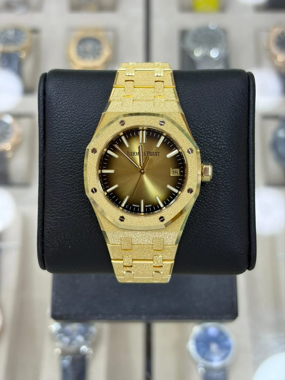 Audemars Piguet Royal Oak Frosted Gold Selfwinding, reference 15550BA.GG.1356BA.01, Dubai