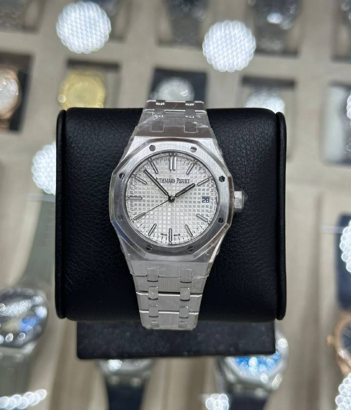 Audemars Piguet Royal Oak Selfwinding, reference 77450ST.OO.1361ST.02, Dubai
