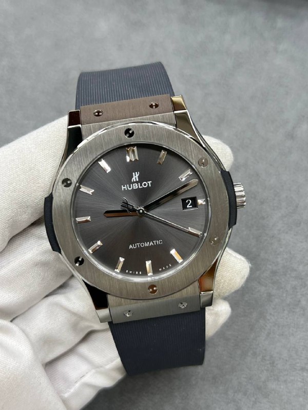 Hublot Classic Fusion Racing Grey Titanium, reference 542.NX.7071.RX, Dubai