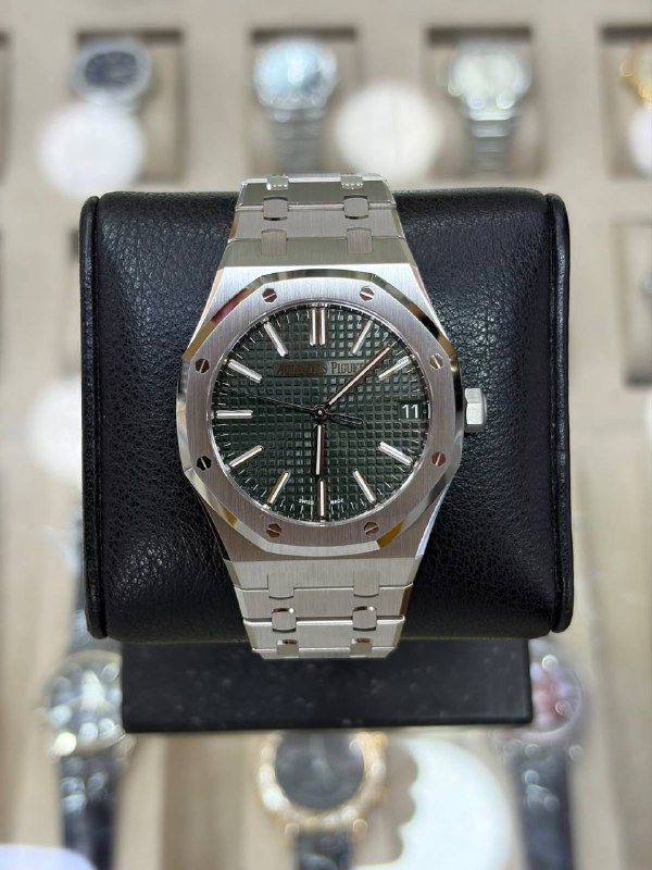 Audemars Piguet Royal Oak Selfwinding Green, reference 15510ST.OO.1320ST.09, Dubai