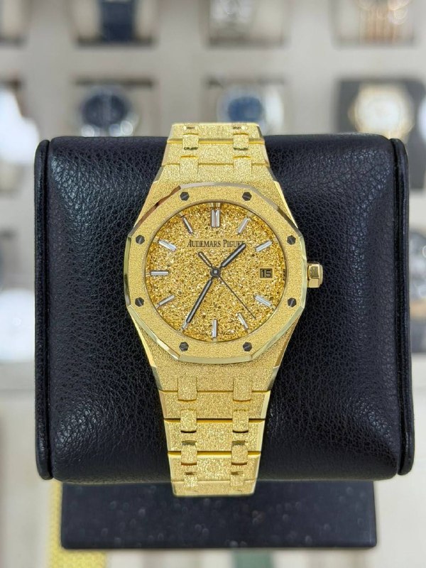 Audemars Piguet Royal Oak Frosted Gold Selfwinding, reference 77450BA.GG.1361BA.01, Dubai