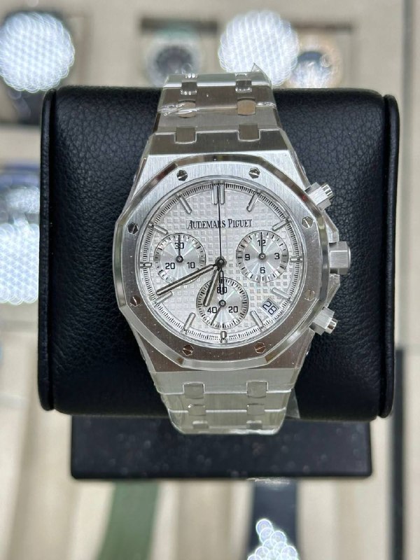 Audemars Piguet Royal Oak Selfwinding Chronograph White, reference 26240ST.OO.1320ST.07, Dubai