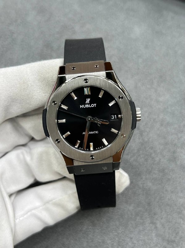 Hublot Classic Fusion Titanium, reference 565.NX.1470.RX, Dubai